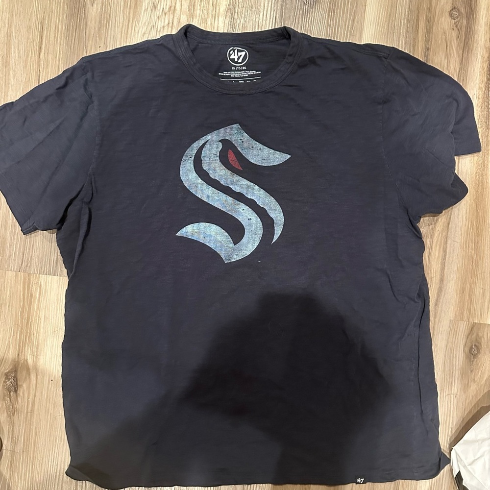 47 Men's Navy Graphic Tee